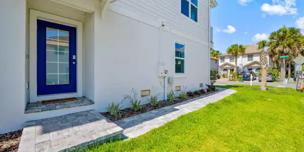 Image 2: 2088 Gail Ave_32250-2
