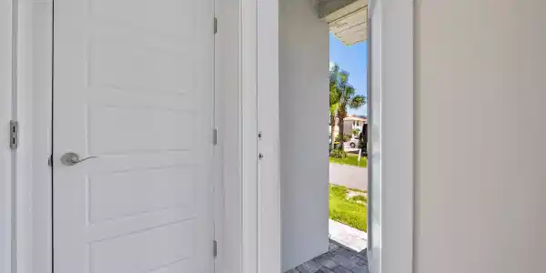 Image 4: 2088 Gail Ave_32250-4