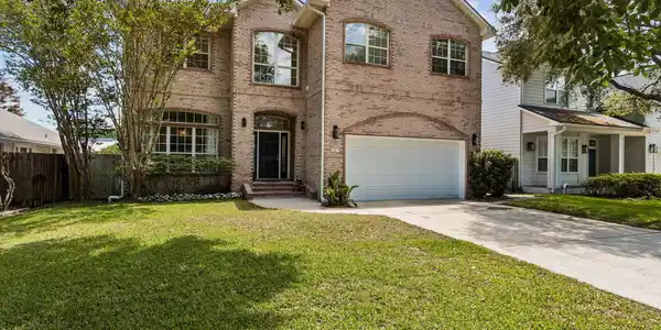 Image 3: 3-web-or-mls-48 Jackson Ave (3 of 70)