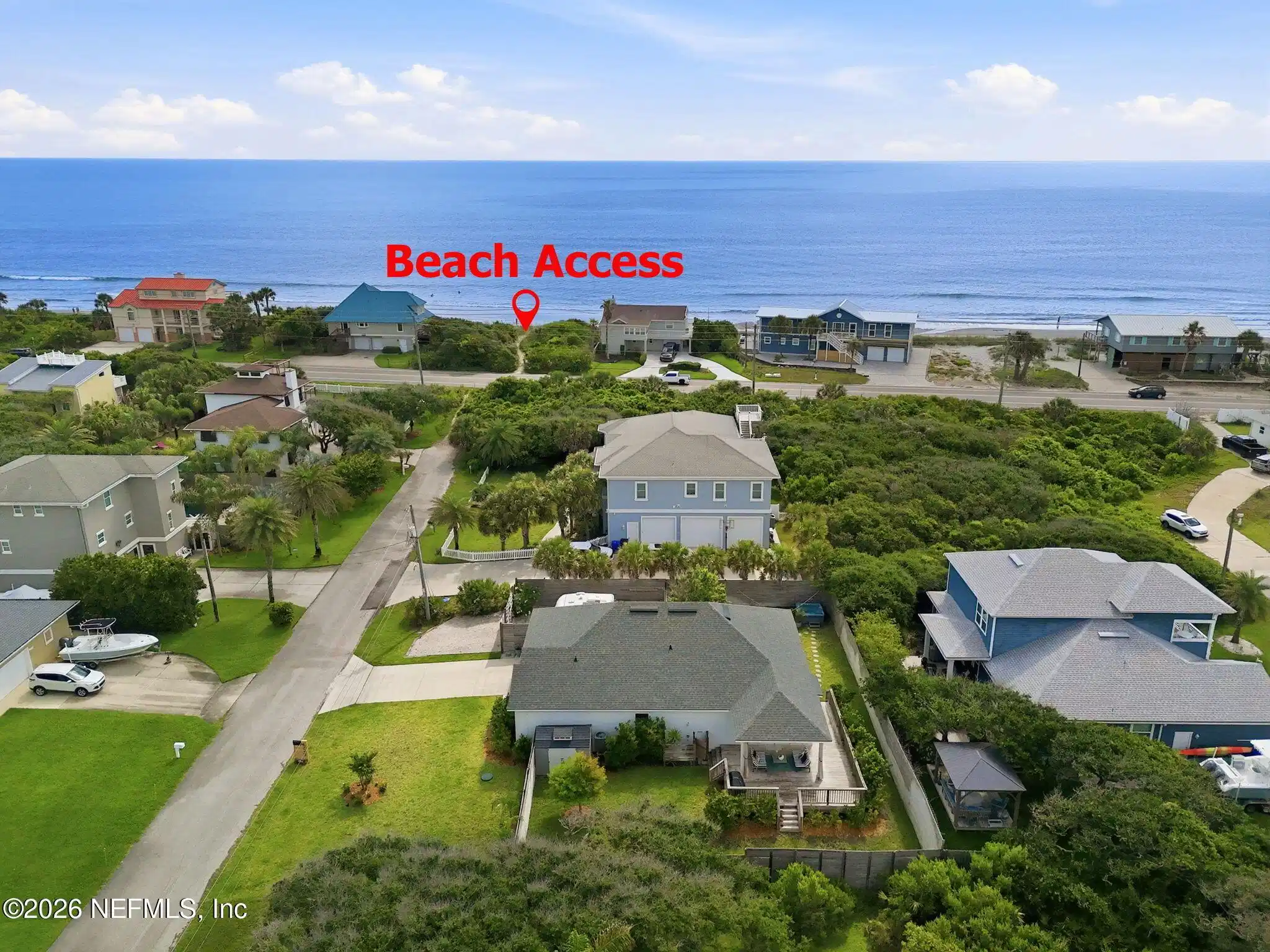 Image 1: Beach Access SOOO Close