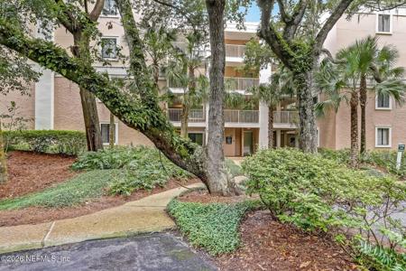 2117 BEACH WOOD Road