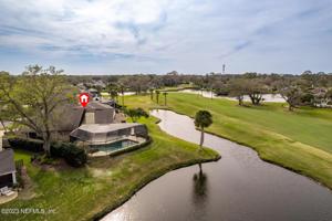 61 VILLAGE WALK DR