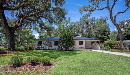 1825 CLINCH Drive