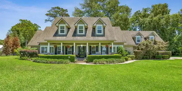 Image 2: 2-web-or-mls-96042 Lanceford Ln (1 of 53