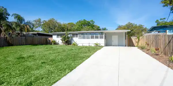 1229 HERNANDEZ Boulevard