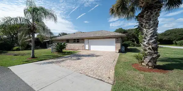 Image 2: Ext Garage Side