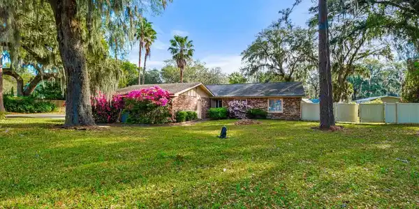 802 DIANE Drive