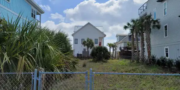 628 N FLETCHER Avenue