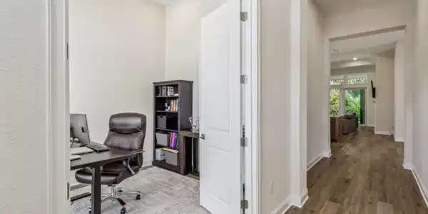 Image 4: 8-web-or-mls-35_95214 Golden Glow Dr