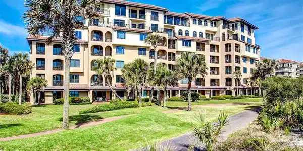 1651/1652 SEA DUNES Place