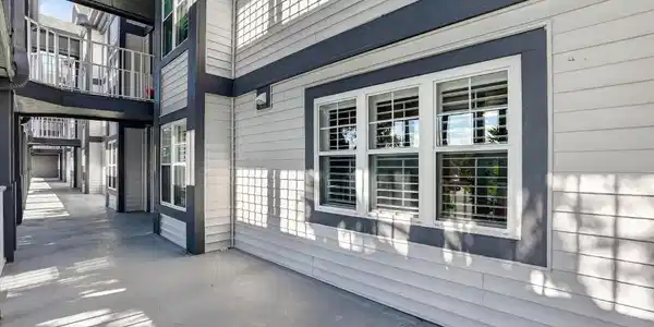 Image 2: Front of Condo OHL #114