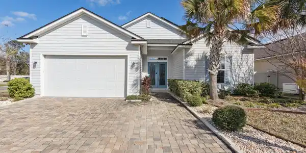 2700 SEA GRAPE Drive N