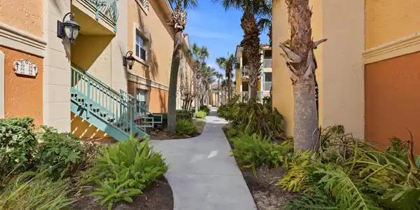 Image 2: exterior 1