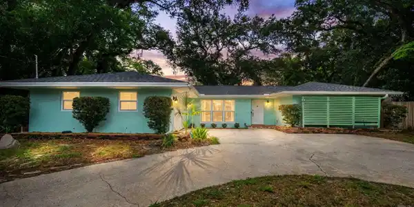 62 WILLOW Drive
