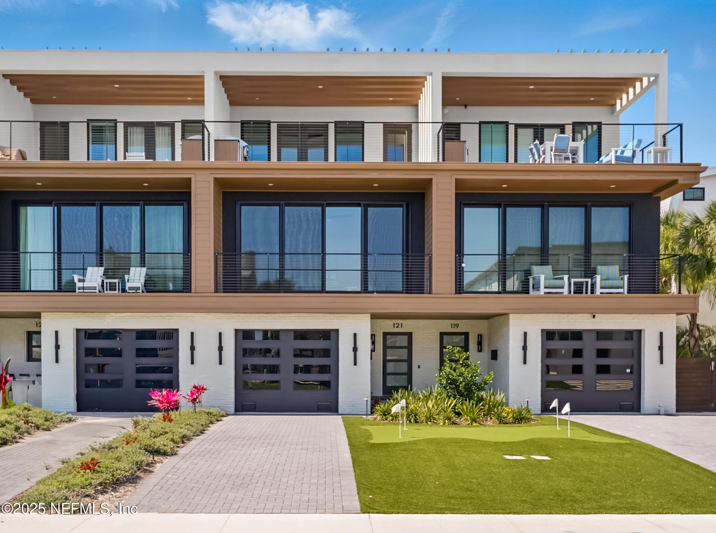 Image 3: Residences of Twelve South exterior