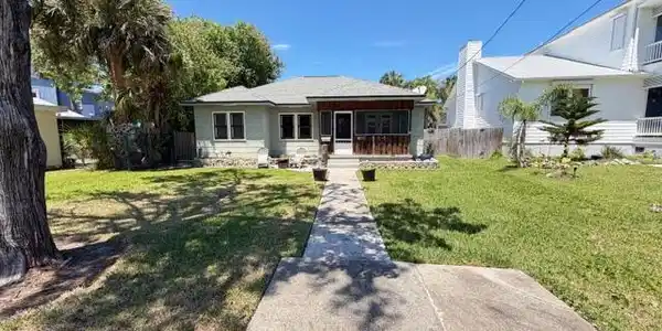 102 ZORATOA Avenue