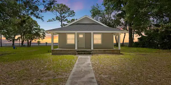 Image 3: Twilight Front Exterior