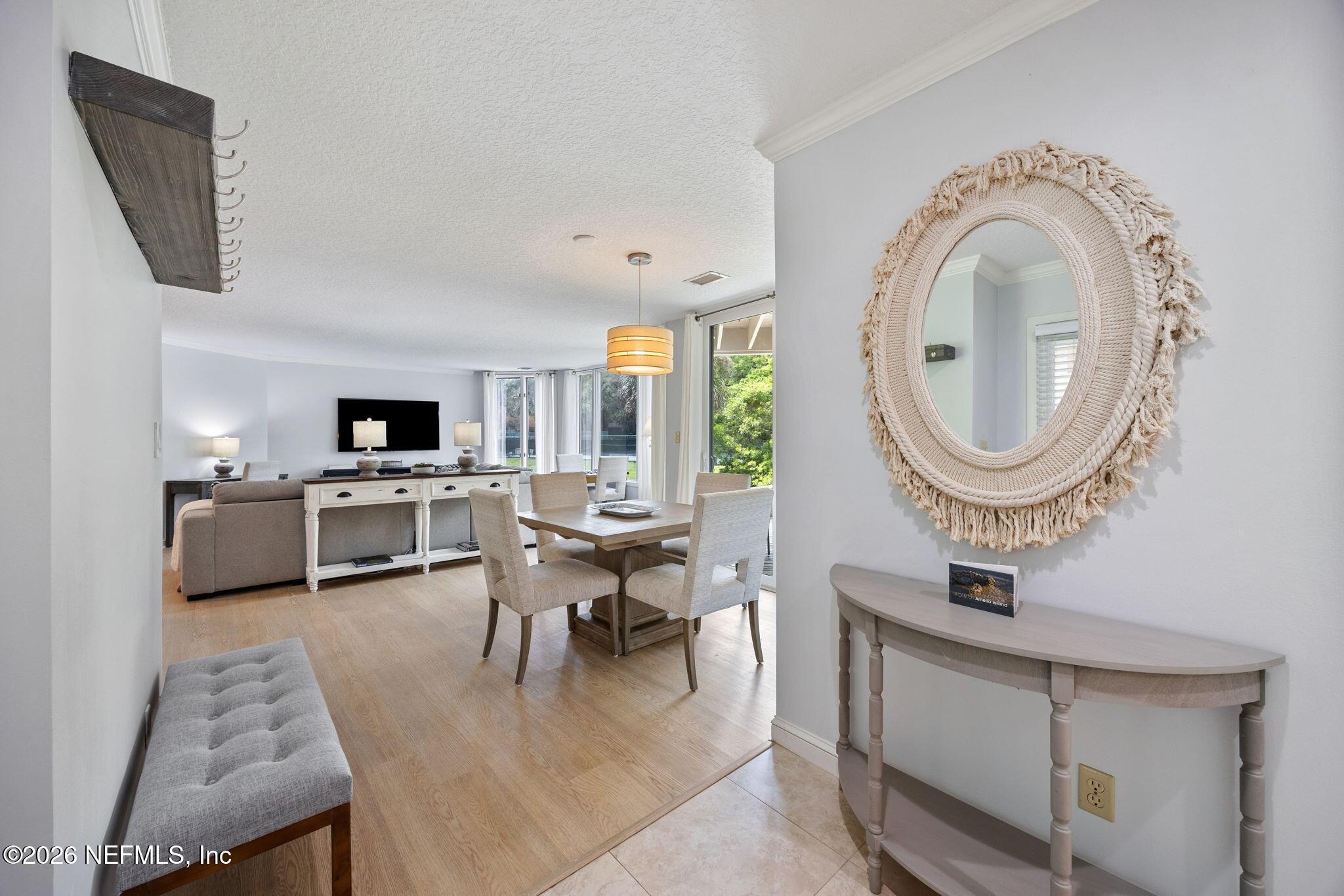 Image 4: 5-web-or-mls-2322 Boxwood Ln (1 of 42)