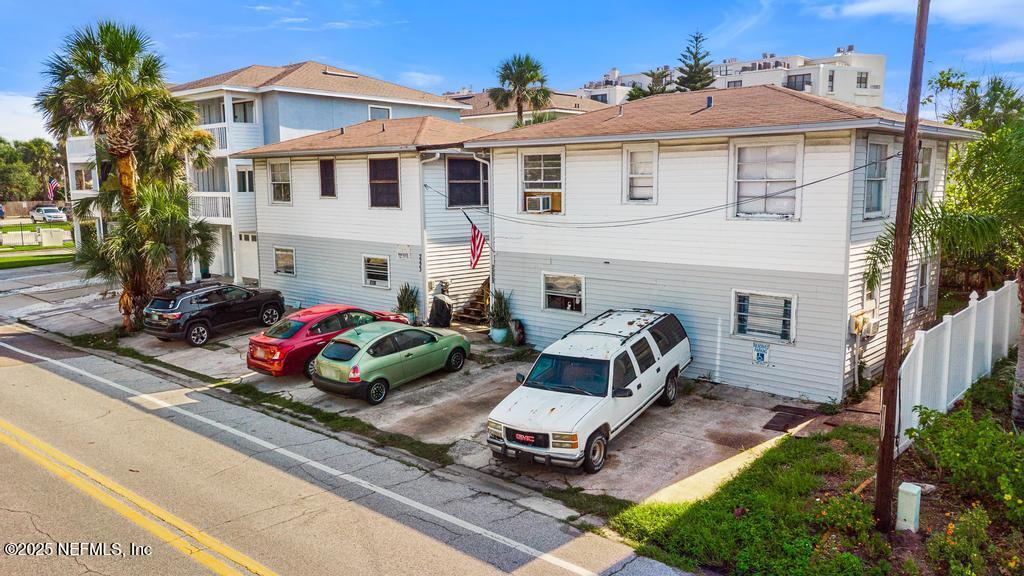 Image 3: 2223-2225 1st St S-7