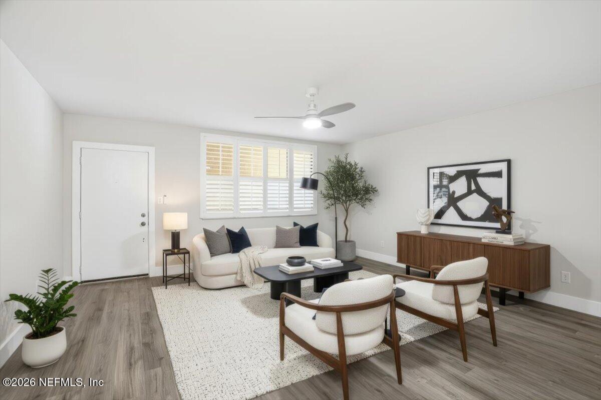 Image 3: 02-Living Room