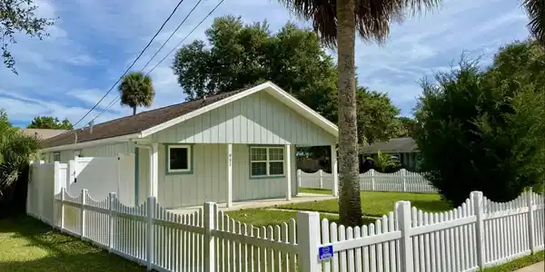 911 LIVE OAK ST