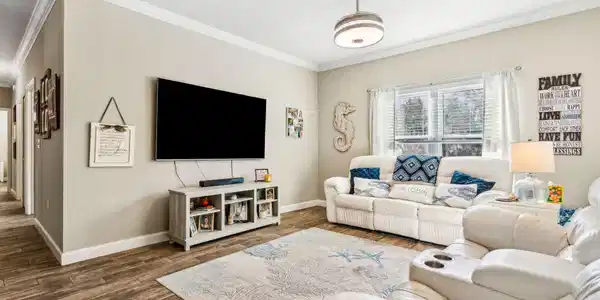 Image 3: 9-web-or-mls-11_1601 Nectarine St #I-1