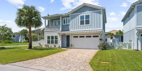 1304 4TH Street N