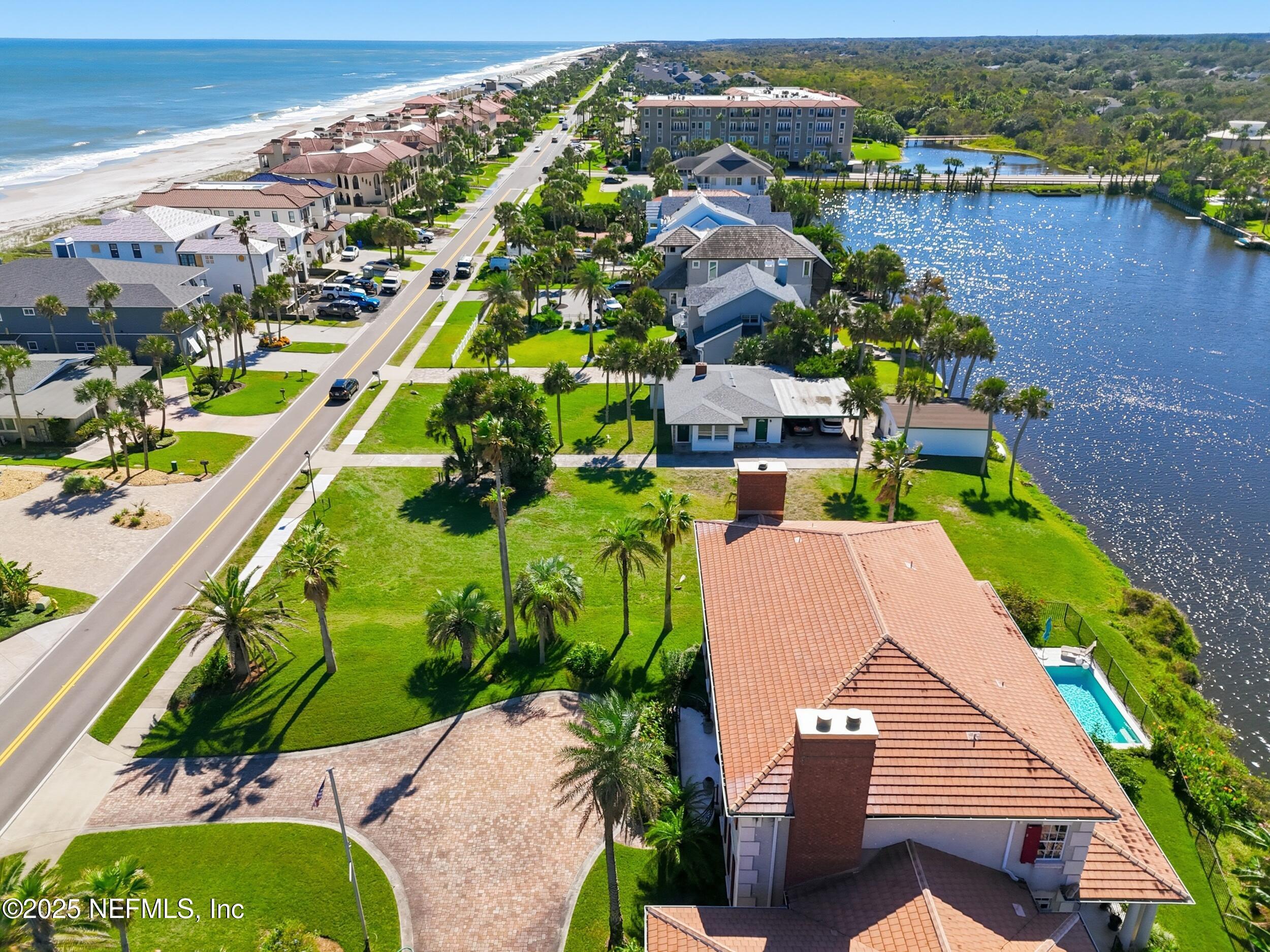 Image 3: Prime Location!