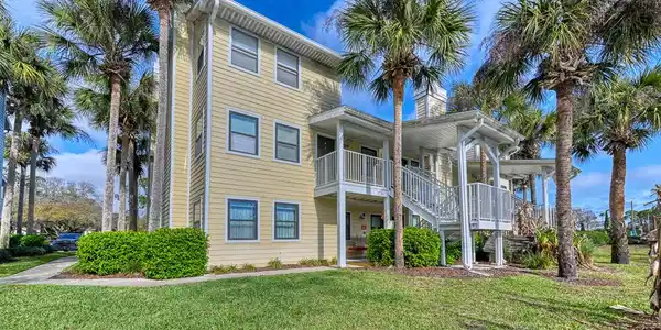 100 FAIRWAY PARK Boulevard