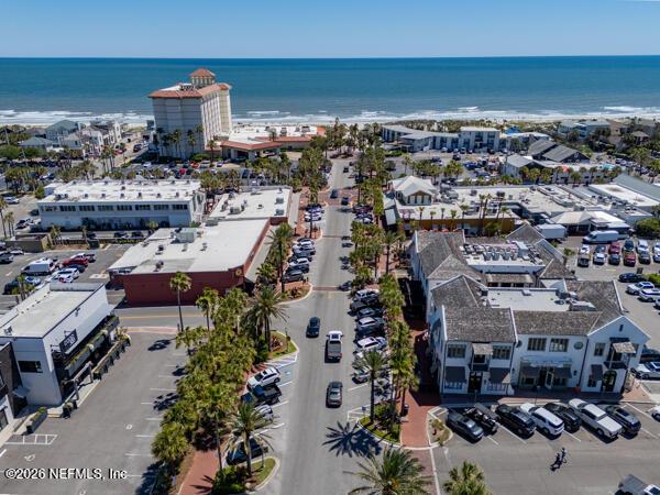 Image 4: BEACHES TOWN CENTER
