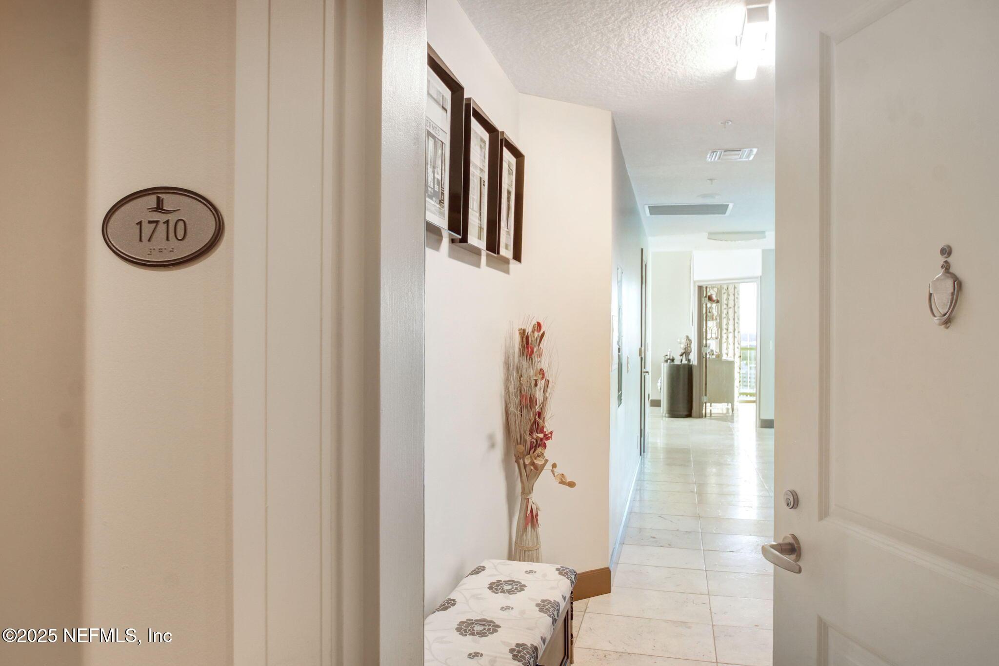 Image 1: Unit 1710 - Hallway Entry