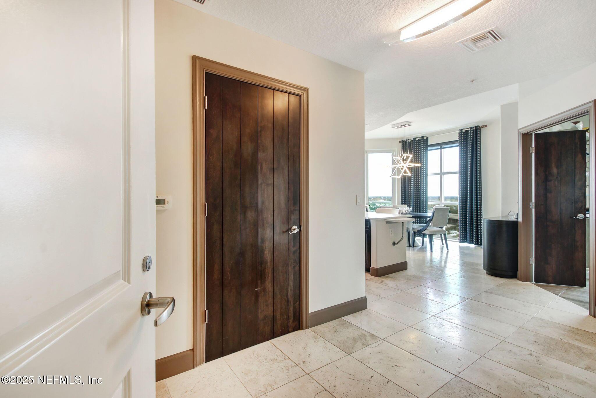 Image 2: Unit 1710 - Private Elevator Entry