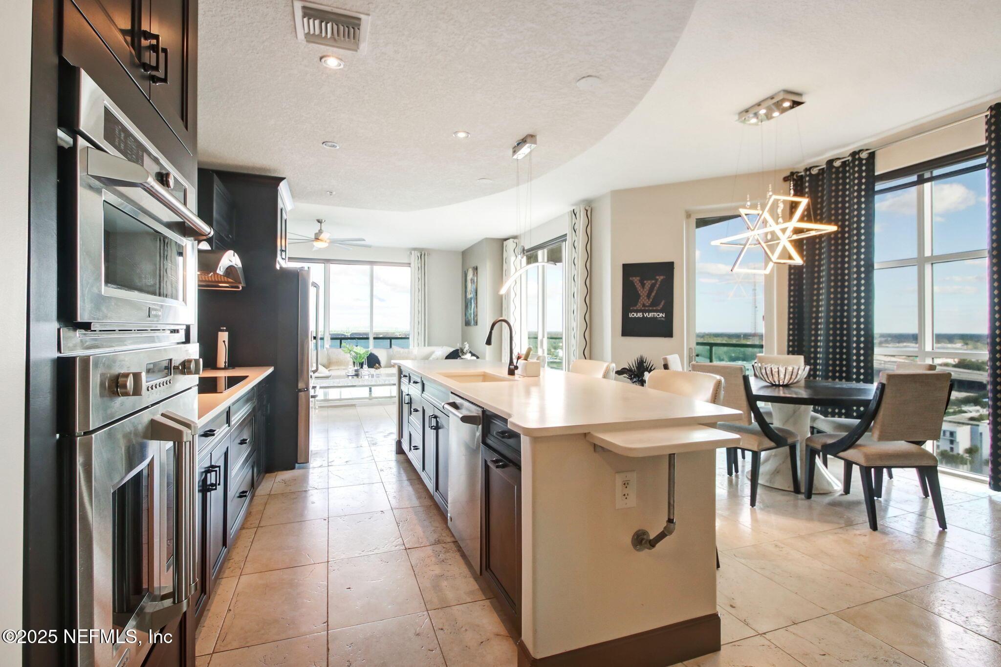 Image 4: Panoramic Views!