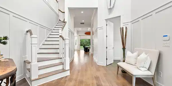 Image 3: Entry Foyer