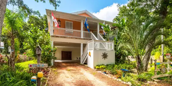 10 ARMAND BEACH Drive