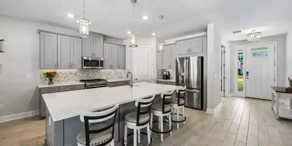 Image 2: 20-web-or-mls-92648 Shipton Ln (25 of 76