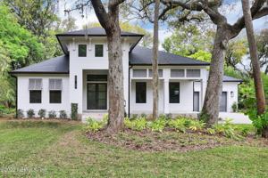 335 COUNTRY CLUB LN