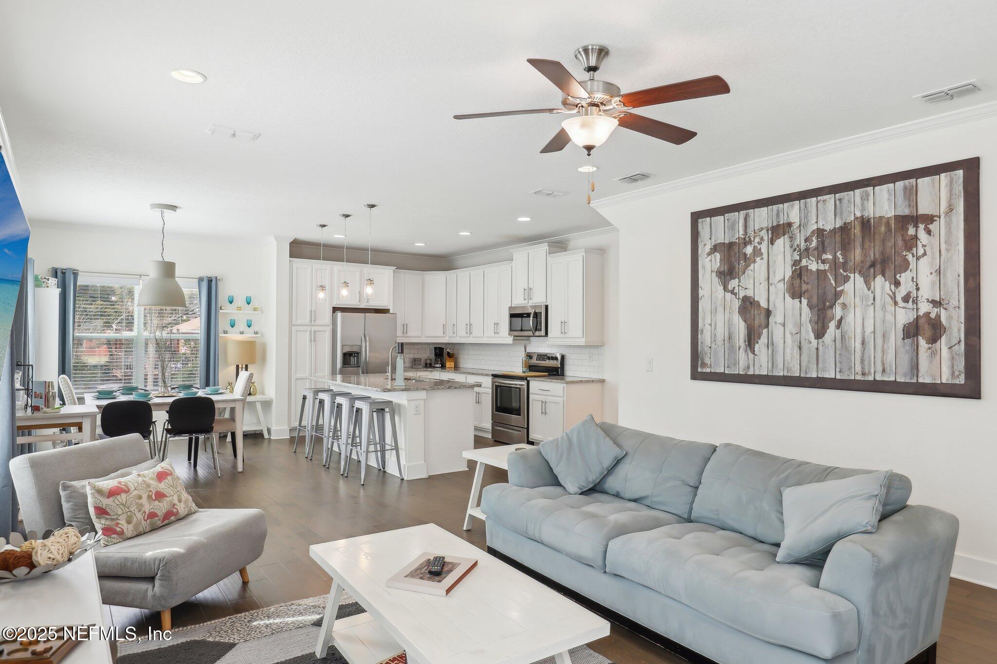 Image 4: furnished-townhome-jax-beach.jpg