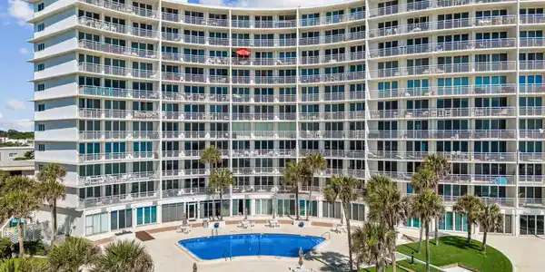 Image 2: Unit 909 in Seascape Condos