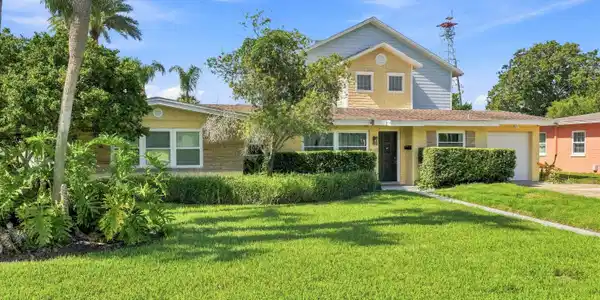 Image 2: 02-Pool Home near Beach!