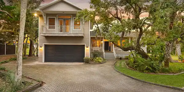 3415 LANDS END Drive