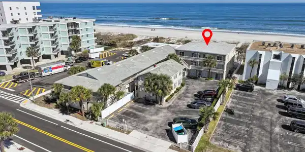 Image 4: 30-web-or-mls-811 1st St S Unit 10 (12 o