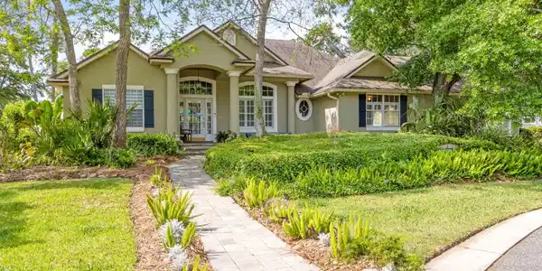 2768 OCEAN OAKS Drive N
