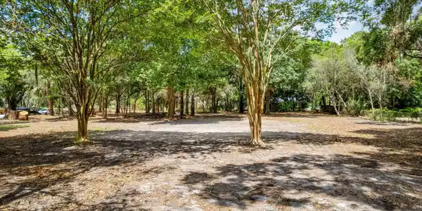 2633 AMELIA Road