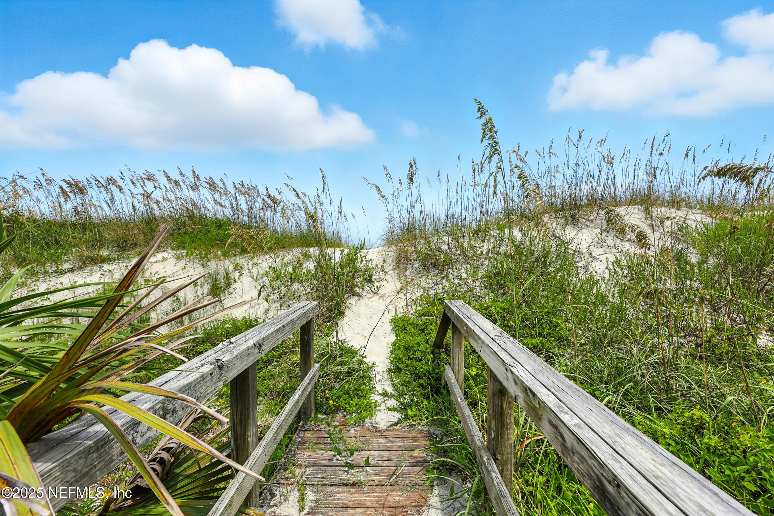 Image 3: 16_the real estateographers_032