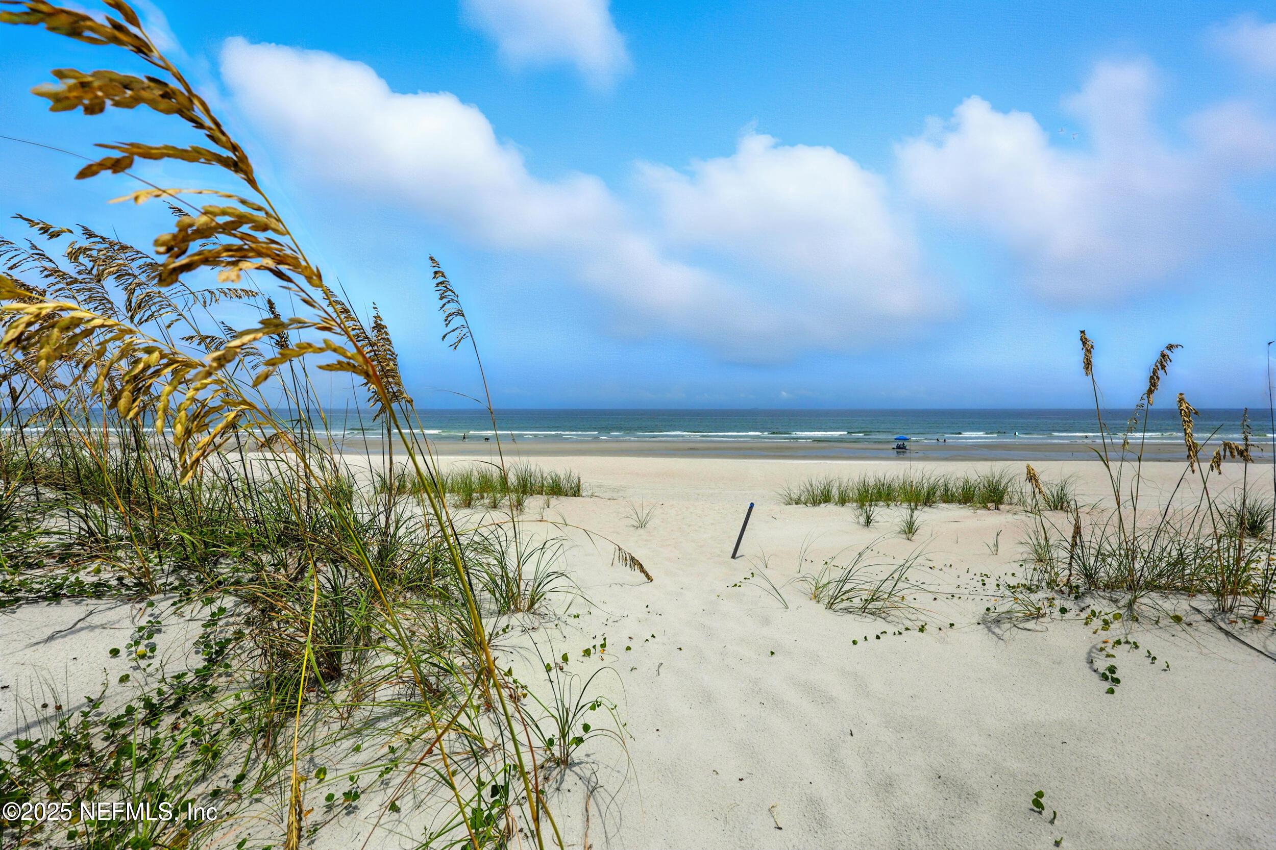 Image 4: 17_the real estateographers_033