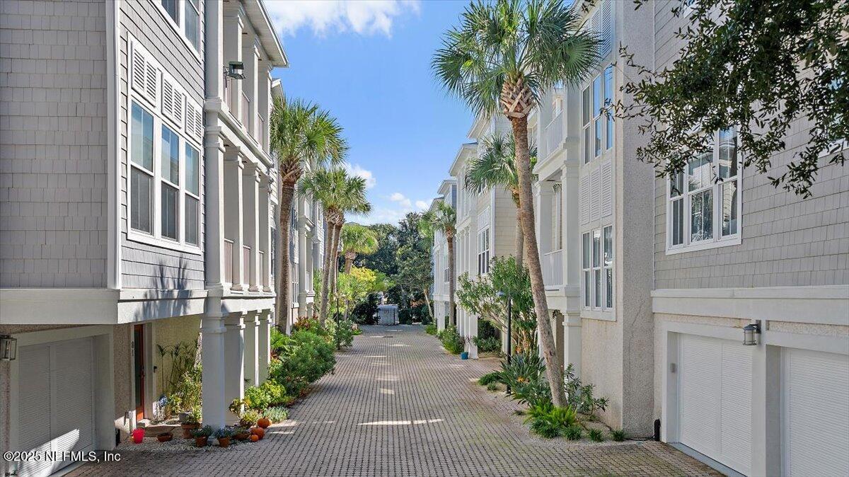Image 2: 02-Beach Cottage Lane
