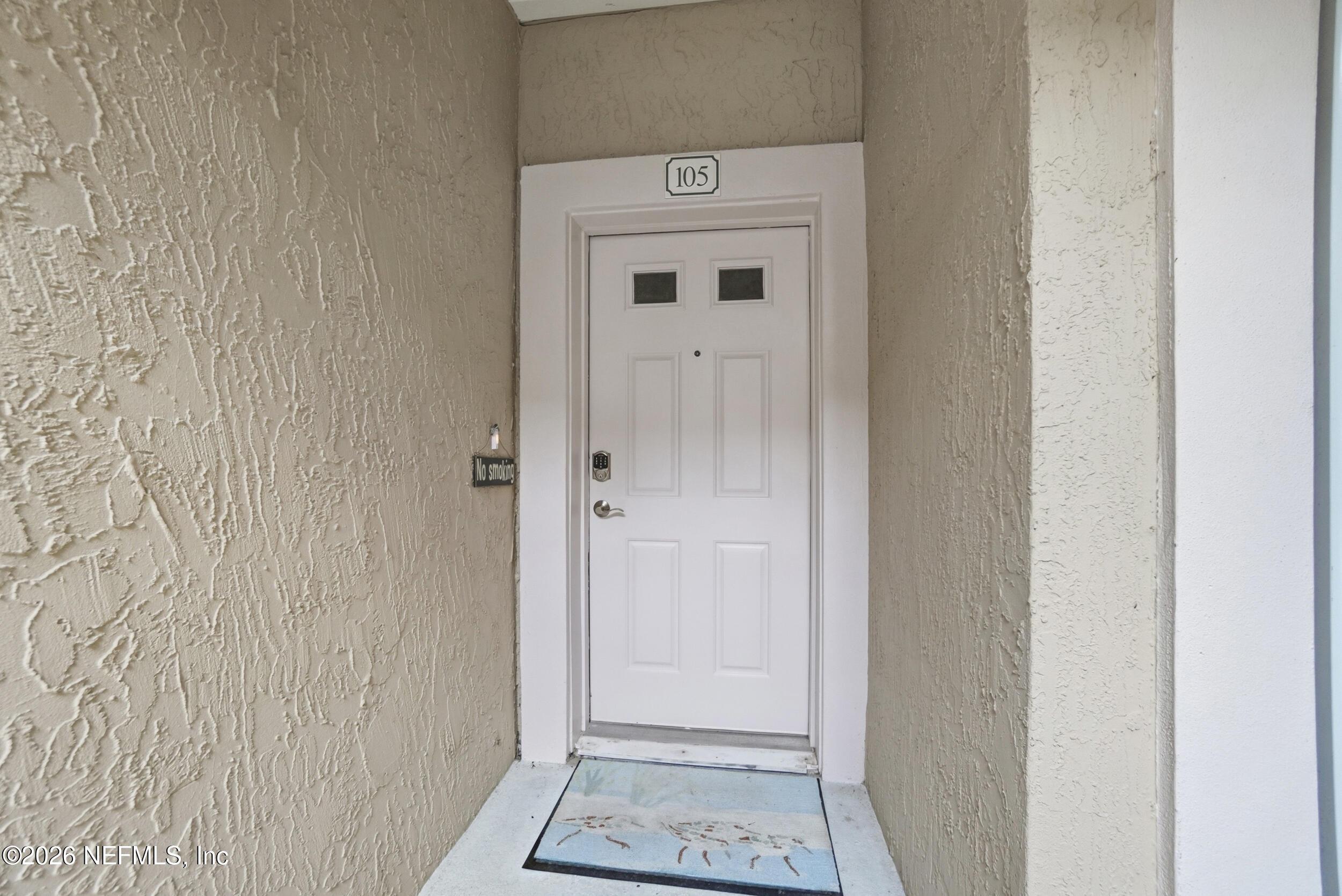 Image 2: 100 bermuda bay cir-003