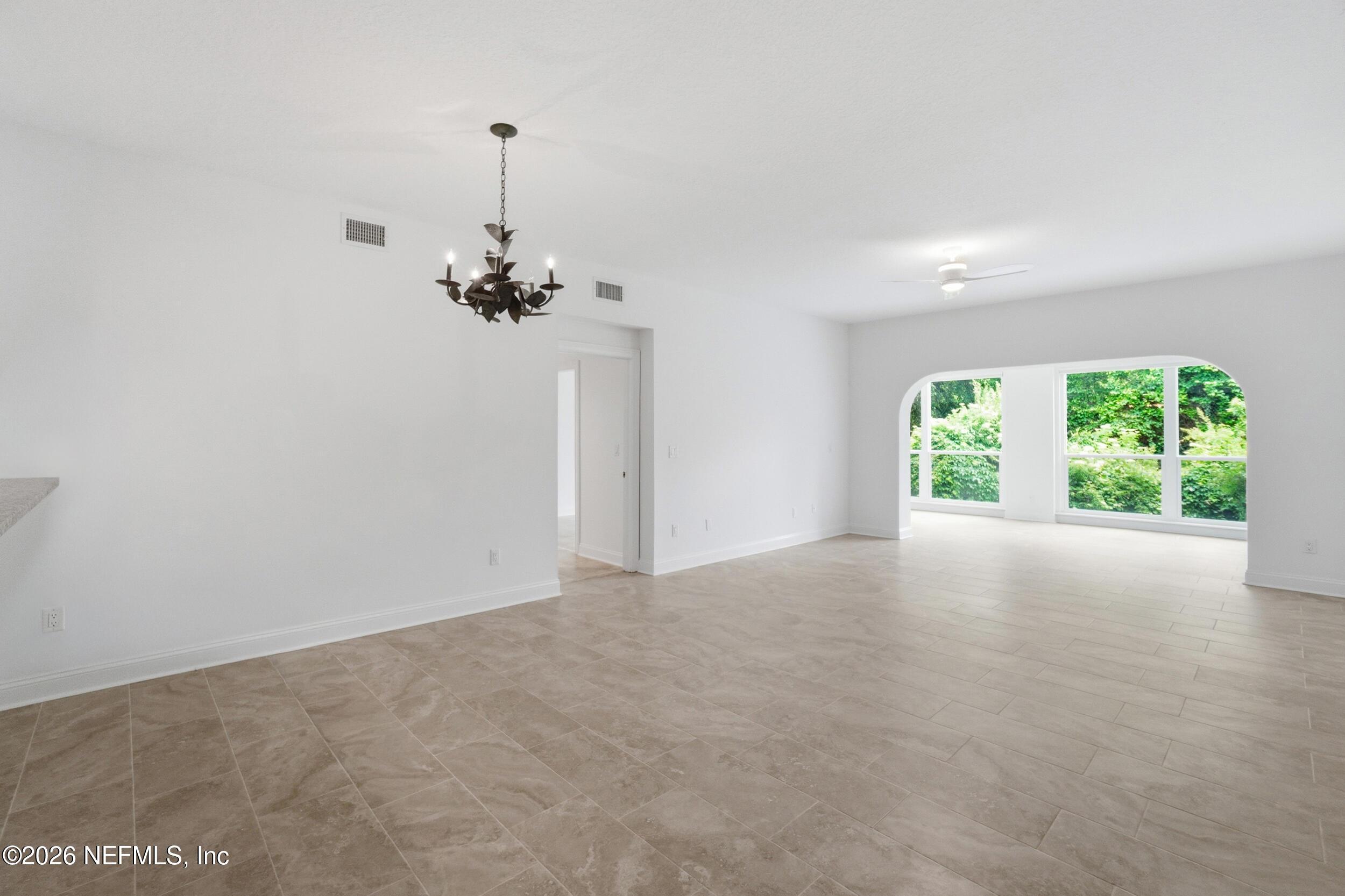 Image 3: 100 bermuda bay cir-004