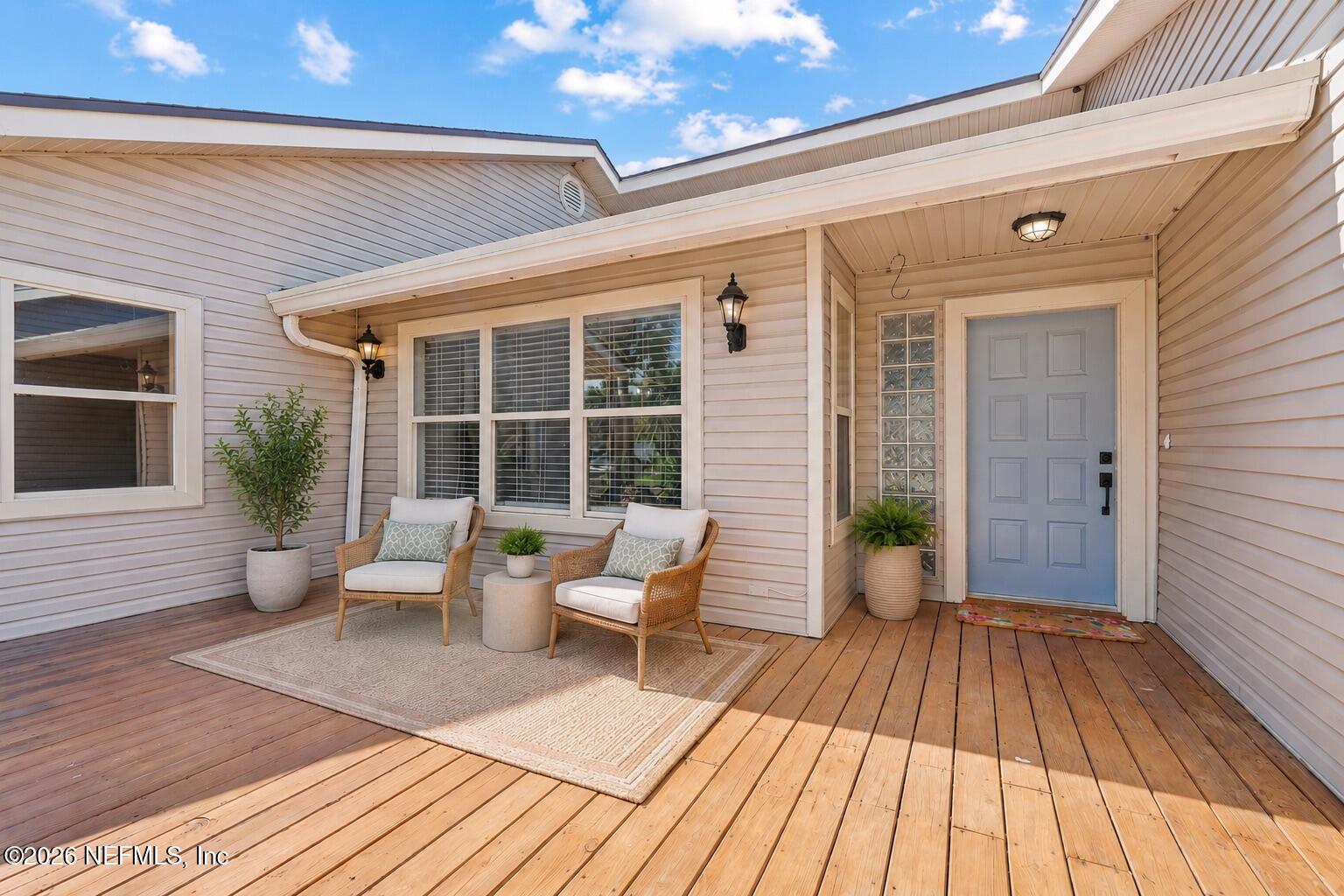 Image 4: Staged front deck